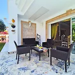 L\'Orchidee - Villa De Luxe Avec Piscine Chauffee, Ascenseur Privatif Et Vue Sur Le Lac De Tunis