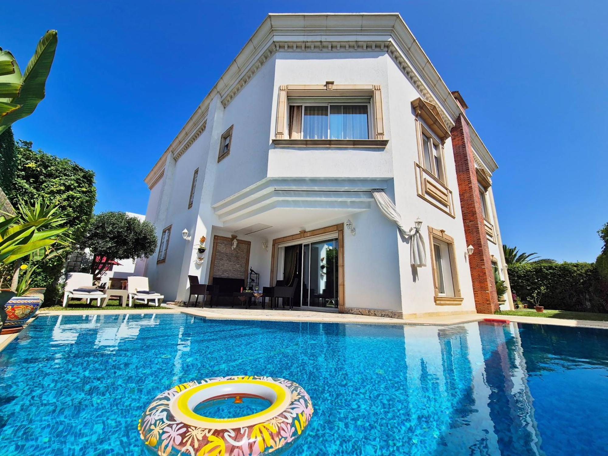 L'orchidee - De Luxe Avec Piscine Chauffee, Ascenseur Privatif Et Vue Sur Le De Villa