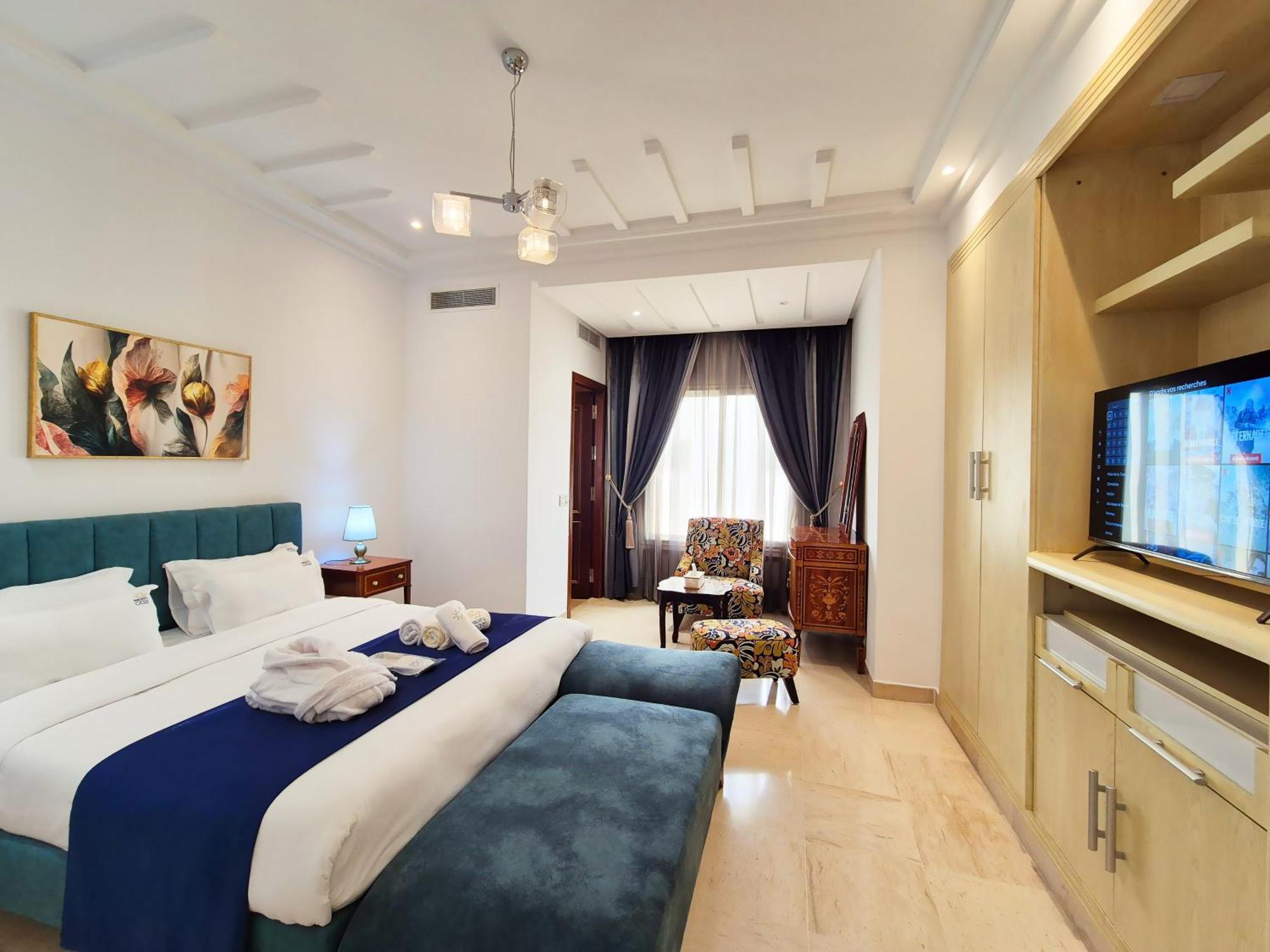 L'orchidee - De Luxe Avec Piscine Chauffee, Ascenseur Privatif Et Vue Sur Le De Villa Tunis